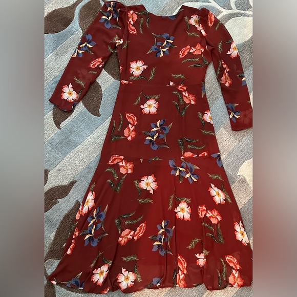 Astr the Label 3/4 Sleeve High-Low Ruched Front Floral Chiffon Midi Dress. - Picture 7 of 10